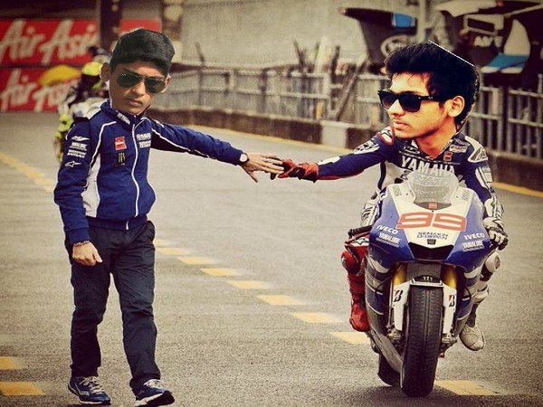  సోషల్ మీడియాలో దుమ్ము లేపుతున్న మార్ఫింగ్ ఫోటోలు