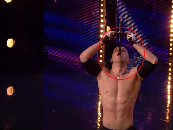 అలెగ్జాండర్ మగాలా సాహసోపేతమైన స్టంట్