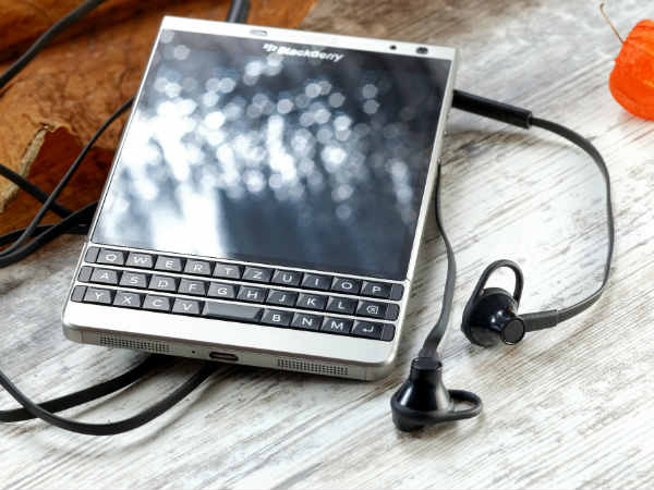 కాంపాక్ట్ డిస్‌ప్లేలో స్లిమ్ ఫోన్‌లు ఇవే