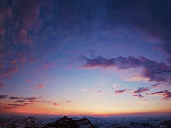 మీ డెస్క్‌టాప్‌, మొబైల్ కోసం స్టన్నింగ్ వాల్‌పేపర్స్  