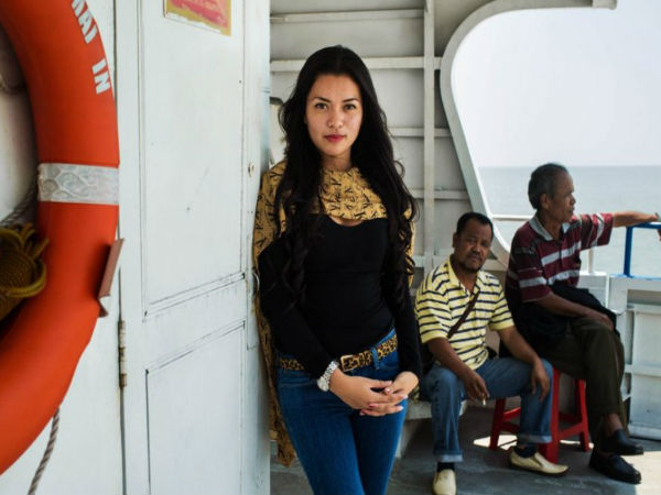 అందగత్తెల వేటలో ఫోటోగ్రాఫర్ Mihaela Noroc