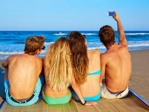 సెల్ఫీ పిచ్చి ప్రాణాలు తీసింది 