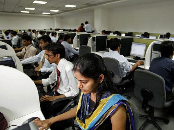 ఐటీలో కొత్త ఉద్యోగుల జీతాలకు తిప్పలే తిప్పలు 