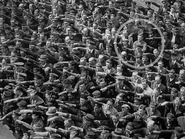 హిస్టరీని మిస్టరీగా మార్చిన చిత్రాలు 