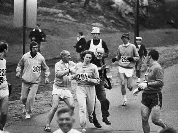 హిస్టరీని మిస్టరీగా మార్చిన చిత్రాలు 