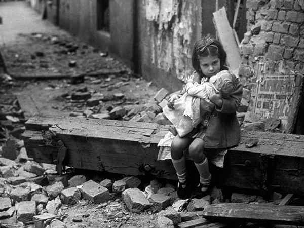 హిస్టరీని మిస్టరీగా మార్చిన చిత్రాలు 