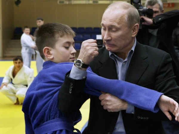 ఇంటర్నెట్లో దుమ్ము రేపుతున్న పుతిన్ 