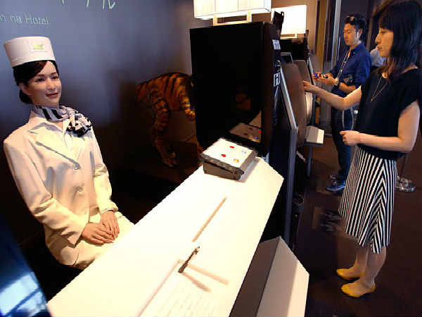 గాల్లో చక్కర్లు కొట్టనున్న రోబో ఈగలు 