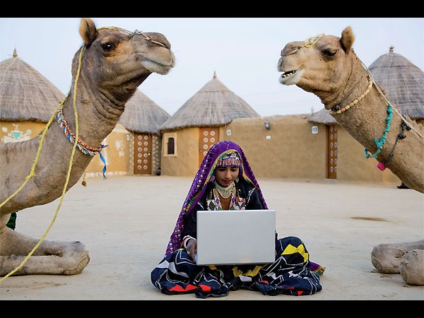 సోషల్ మీడియాలో సెటైర్ల లొల్లి..!