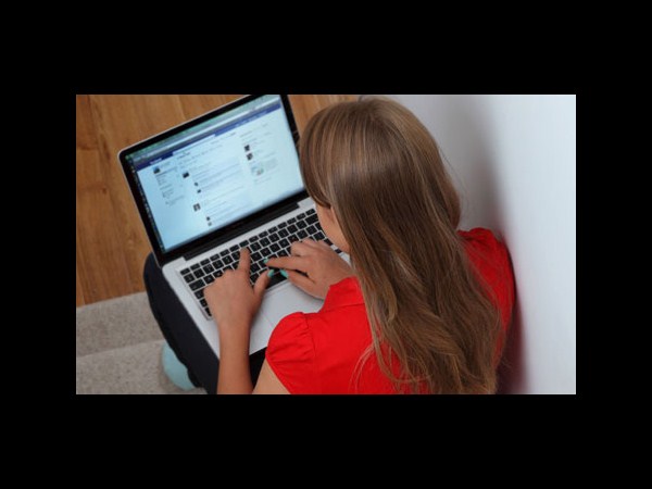 బీకేర్ పుల్.. ల్యాప్‌టాప్‌‌లు షాక్ కొడుతున్నాయి 