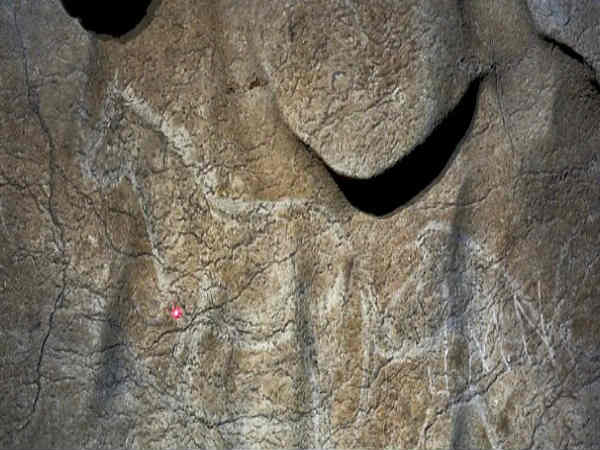 ఆశ్చర్యానికి గురి చేస్తున్న వేల ఏళ్ల పెయింటింగ్‌లు 