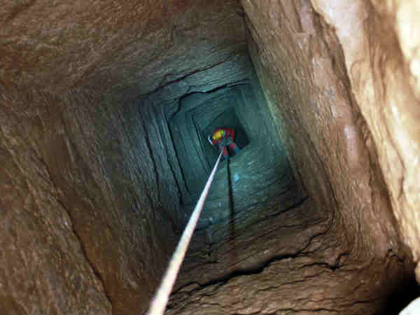 ఆశ్చర్యానికి గురి చేస్తున్న వేల ఏళ్ల పెయింటింగ్‌లు 