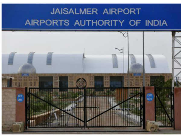  చిన్న డ్రోన్ 55 విమానాలకు చుక్కలు చూపించింది