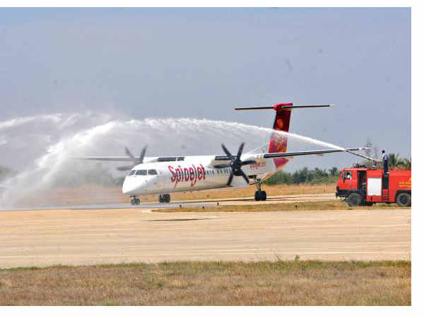  చిన్న డ్రోన్ 55 విమానాలకు చుక్కలు చూపించింది