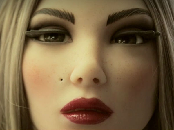 మర మనుషులతో శృంగారం..