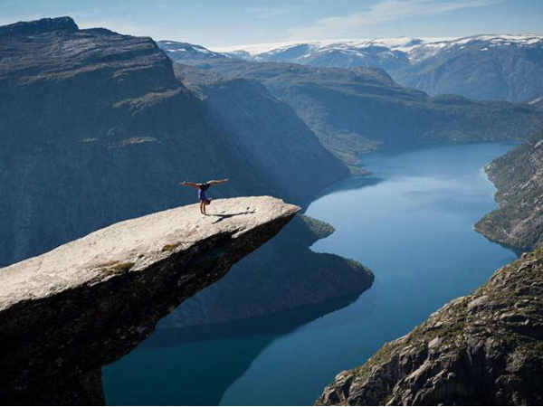 ఈ సాహసాలు చూస్తేనే గుండె ఆగిపోతుంది..మరి చేస్తే..  