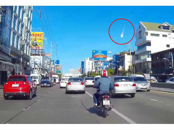  పొలాల్లో గొయ్యలు, వింత ఆకారాలు