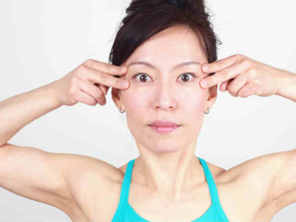 మీ ఇంట్లోనే యోగా చేయండిలా..