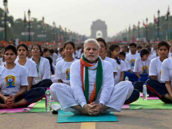 మీ ఇంట్లోనే యోగా చేయండిలా..