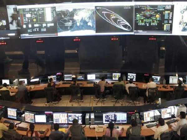 గురి తప్పలేదు: 26 నిమిషాల్లో 20 శాటిలైట్లు నిప్పులు చిమ్మాయి 