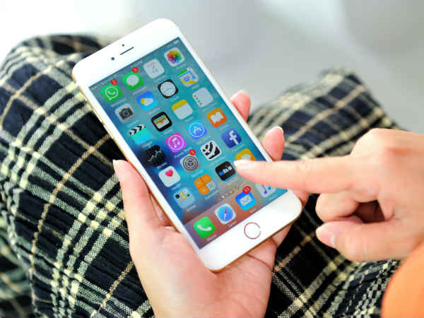 ఇండియాలో ఈ ఫోన్లు చాలా ఖరీదు