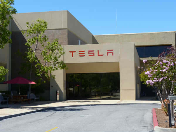 spaceX అధినేత ఎలాన్ మస్క్ గురించి పలు ఆసక్తికర నిజాలు