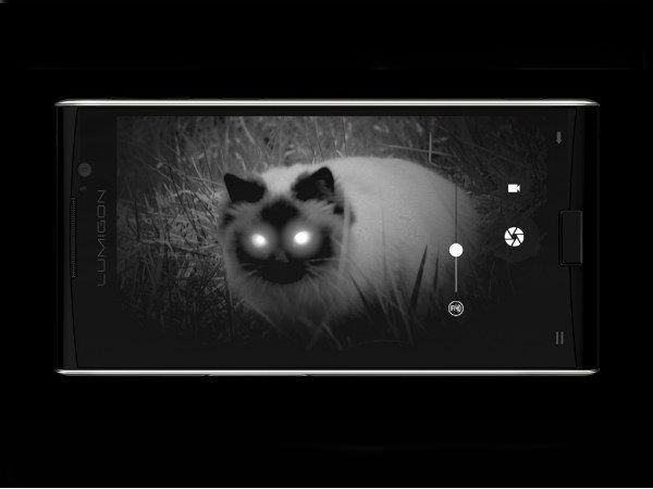 ప్రపంచంలోనే ఫస్ట్ నైట్ కెమెరా ఫోన్