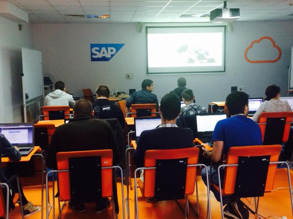  ఉద్యోగమంటూ చేస్తే ఈ కంపెనీల్లోనే