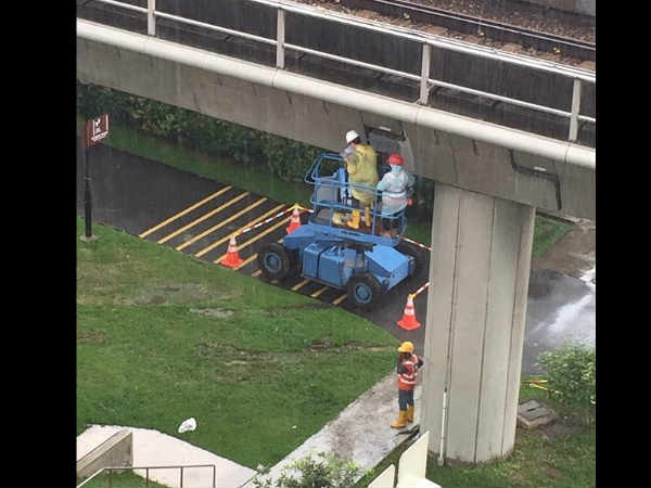 షాక్‌తో పాటు కన్ఫ్యూజన్ క్రియేట్ చేసిన ఫోటోలు 