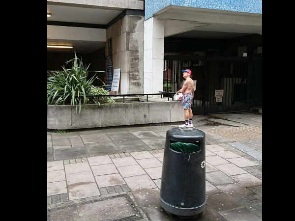 షాక్‌తో పాటు కన్ఫ్యూజన్ క్రియేట్ చేసిన ఫోటోలు 