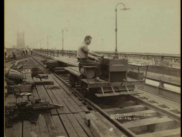 క్యూన్స్‌బోరో బ్రిడ్జ్ కనెక్షన్, 1917