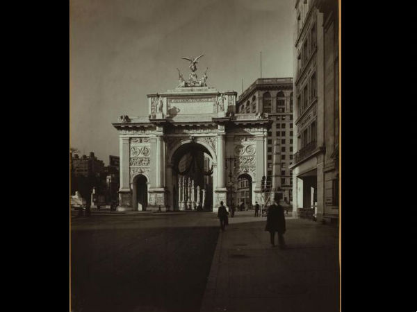 ద విక్టరీ ఆర్చ్, 1918