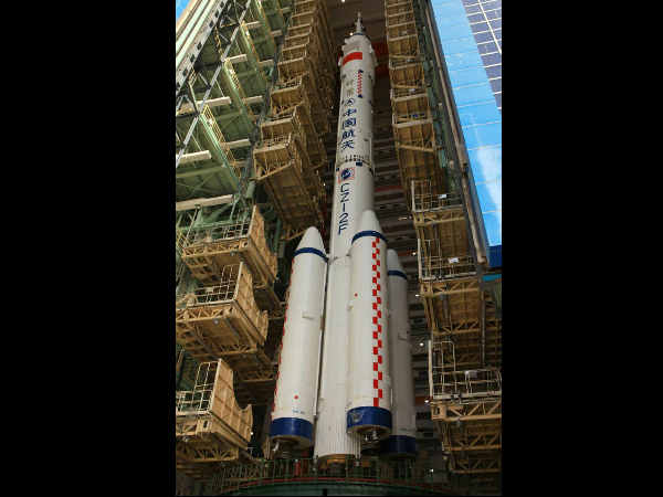 ఎక్కడ కుప్పకూలుతుందో తెలియని పరిస్థితి