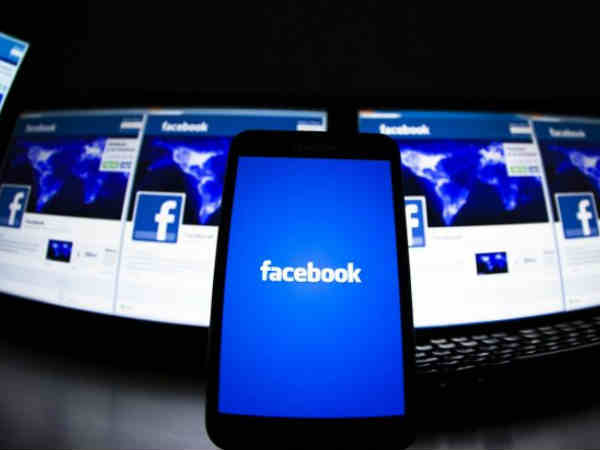 ప్రభుత్వ ఉద్యోగులపై కేంద్రం ఆంక్షల కొరడా 