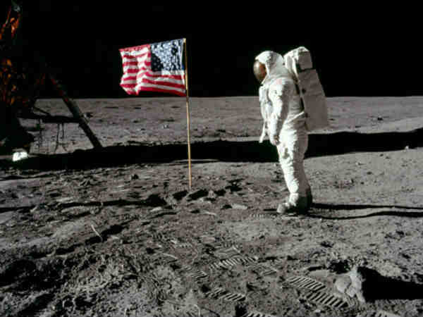  చంద్రుడి పై తొలి అడుగు కల్పితమా..?