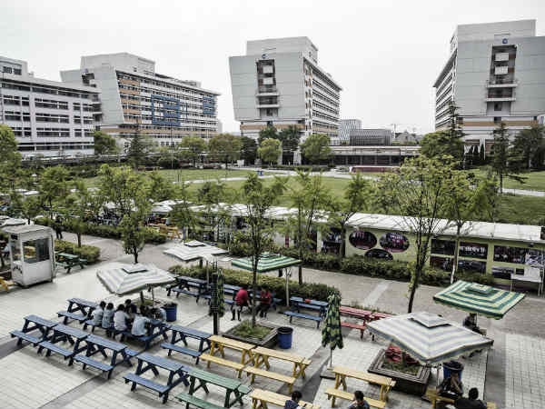 చైనాలో ఆపిల్ ఫ్యాక్టరీ