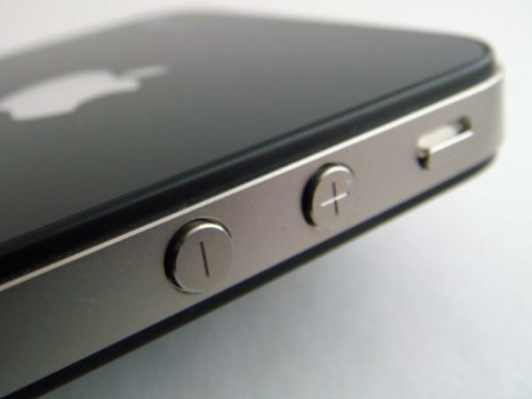 ఫోన్ వాల్యుమ్ బటన్ల ద్వారా