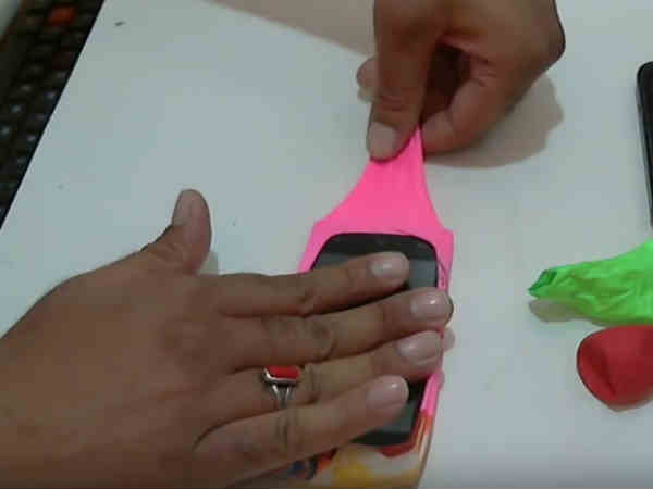 ఫన్నీ ప్రయోగం..బెలూన్‌తో స్మార్ట్‌ఫోన్ కవర్ చేయడం ఎలా..? 