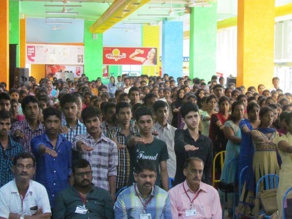 విద్యార్థులకు షాక్..సాఫ్ట్‌వేర్ ఉద్యోగాలు ఇప్పట్లో లేవు 