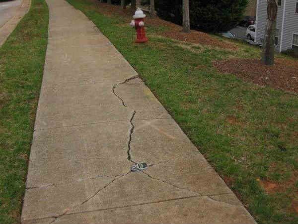 రూ. 800 ఫోన్..ఐ ఫోన్‌‌ను సవాల్ చేస్తోంది 