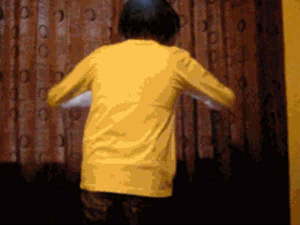 రూ. 800 ఫోన్..ఐ ఫోన్‌‌ను సవాల్ చేస్తోంది 