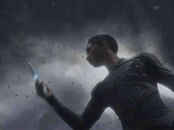 రూ. 800 ఫోన్..ఐ ఫోన్‌‌ను సవాల్ చేస్తోంది 