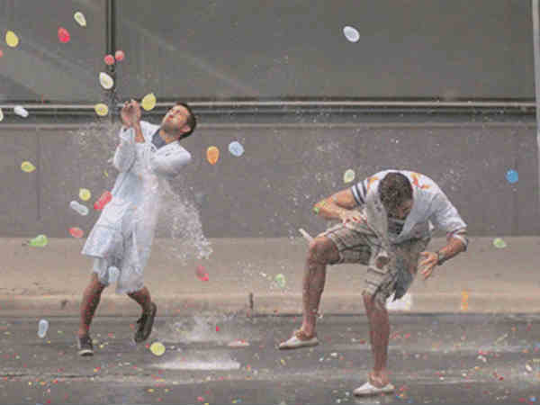 రూ. 800 ఫోన్..ఐ ఫోన్‌‌ను సవాల్ చేస్తోంది 