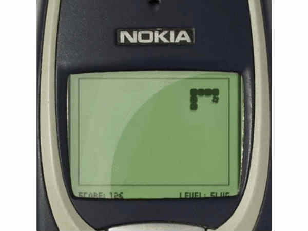 రూ. 800 ఫోన్..ఐ ఫోన్‌‌ను సవాల్ చేస్తోంది 