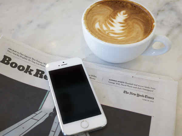 అలర్ట్...ఐఫోన్లు వెంటనే అప్‌డేట్ చేసుకోండి 