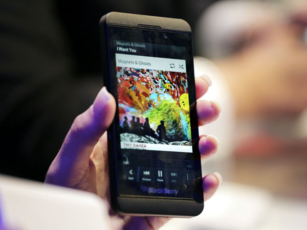 BlackBerry Z10 (Charcoal Black) (తగ్గింపు రూ. 12,052) 