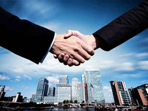 జియోతో చేతులు కలుపుతున్నామని