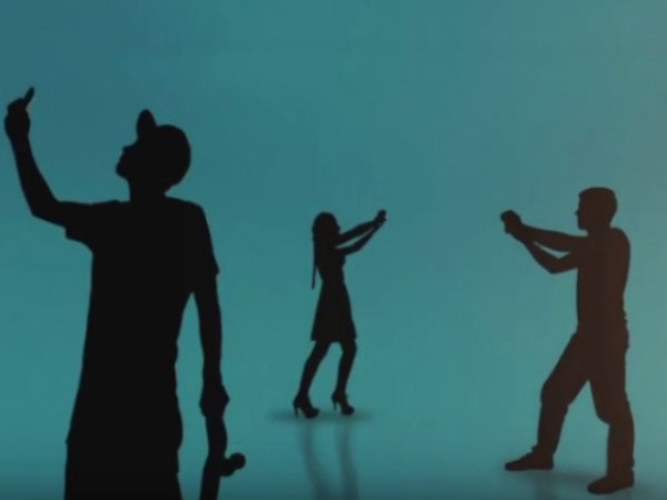 ఫోటో క్రింద తప్పనిసరిగా..