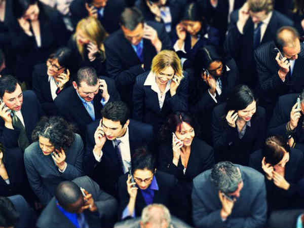 ఫోన్ లేకుండా బతకలేము