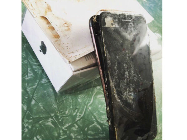 మధ్యలోకి యాపిల్ కూడా లాగారు